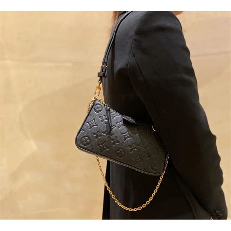 louis vuitton easy pouch on strap black|louis vuitton easy bag strap.